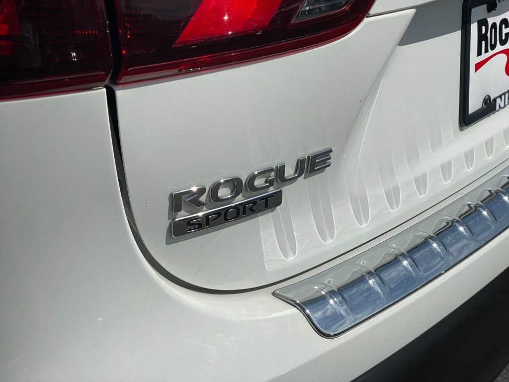 Used 2018 Nissan Rogue Sport S w/ S Appearance Package AWD/4WD image 27