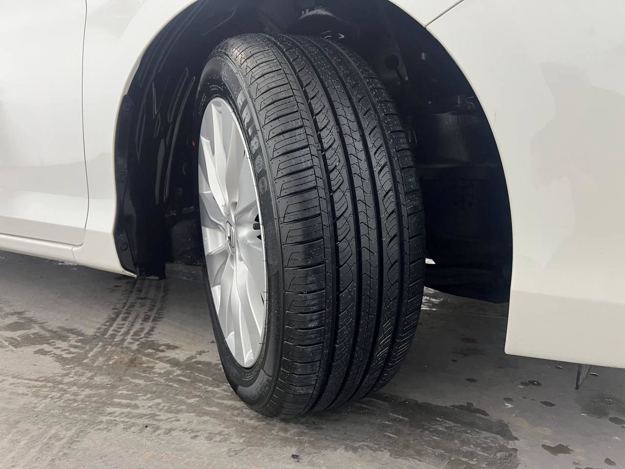 Used 2013 Honda Accord EX-L image 32