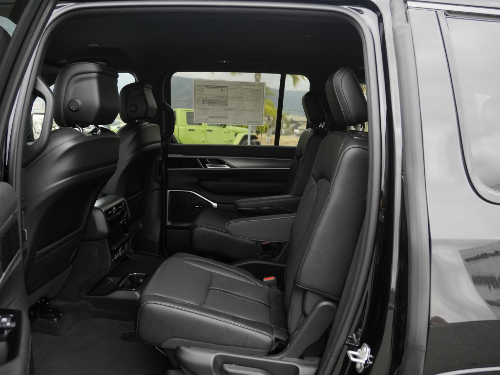 New 2026 Jeep Grand Wagoneer Limited AWD/4WD image 24