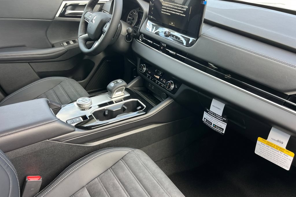 New 2026 Mitsubishi Outlander SE AWD/4WD image 16