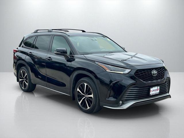 Certified 2021 Toyota Highlander XSE image 3