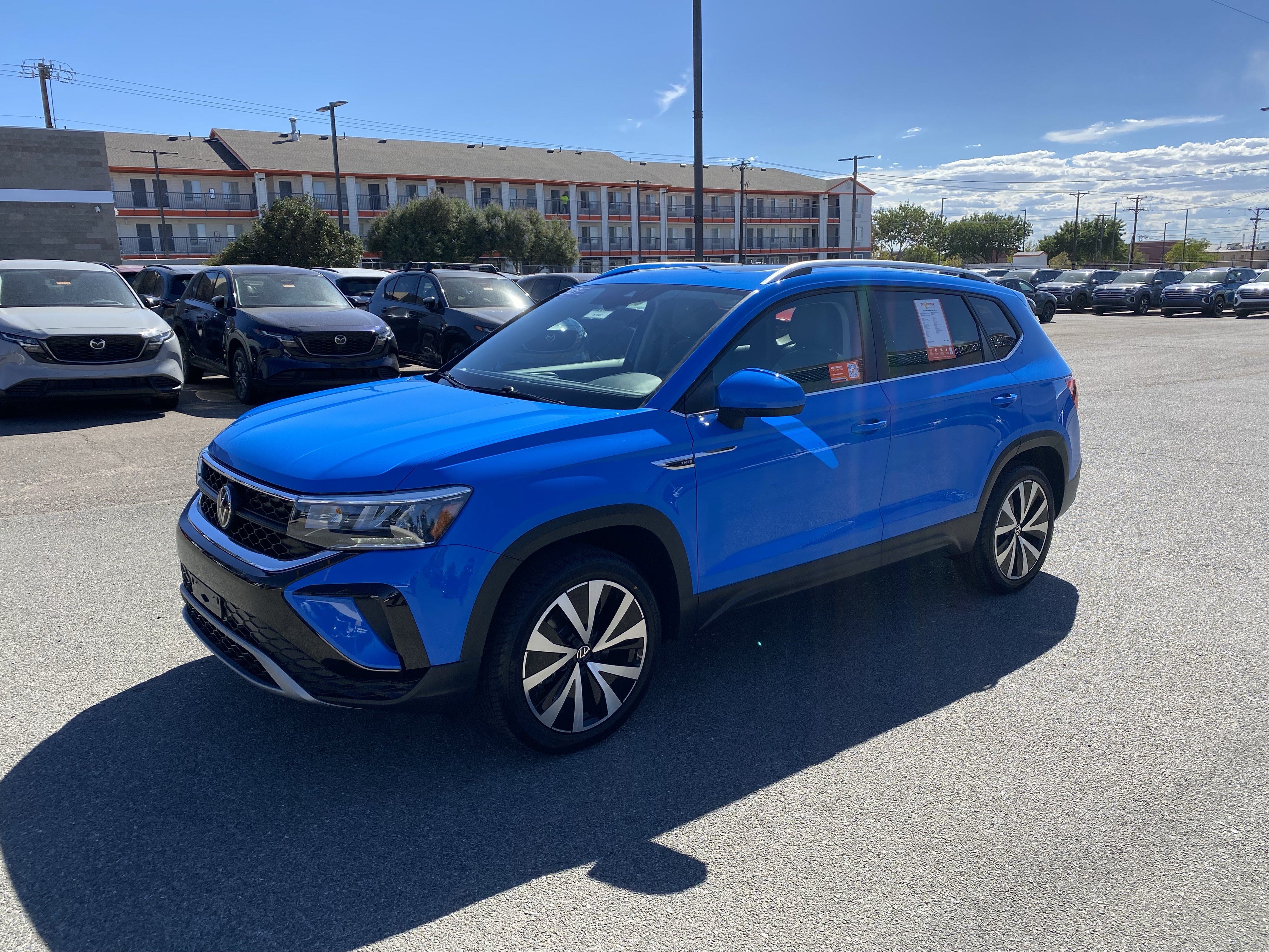 Certified 2023 Volkswagen Taos SE w/ Panoramic Sunroof Package FWD image 47