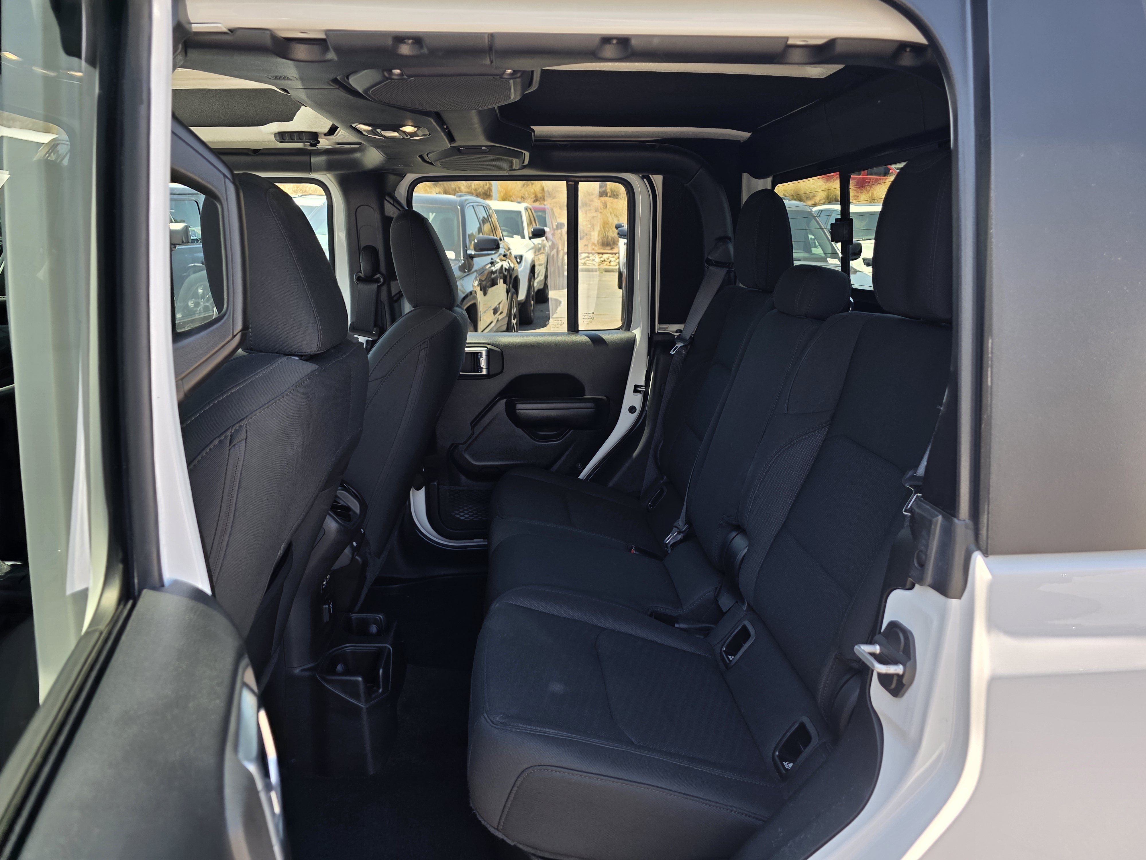 Certified 2021 Jeep Gladiator Overland AWD/4WD image 16