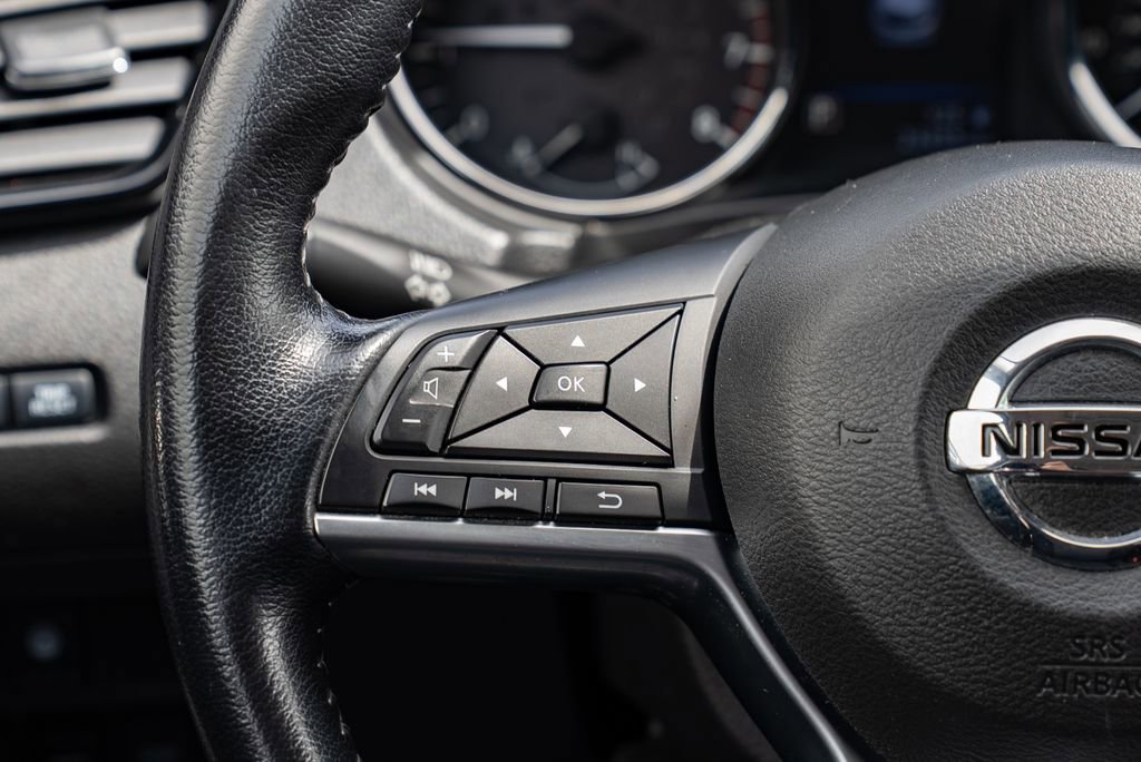 Used 2020 Nissan Rogue Sport SV image 13