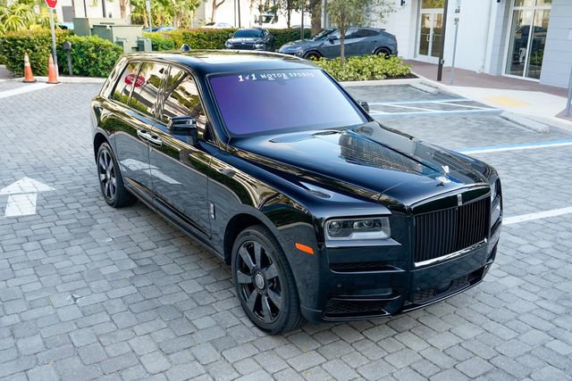 Used 2023 Rolls-Royce Cullinan w/ Cullinan Package image 39
