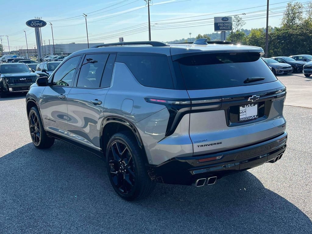 Used 2024 Chevrolet Traverse RS FWD image 32