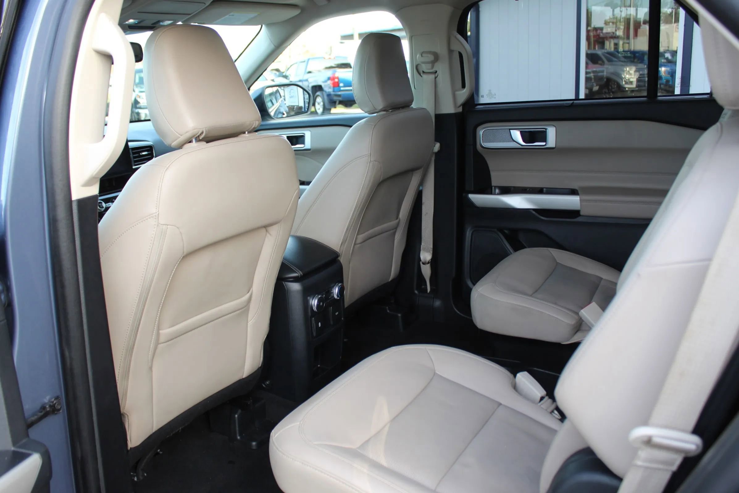 Used 2021 Ford Explorer Limited image 19