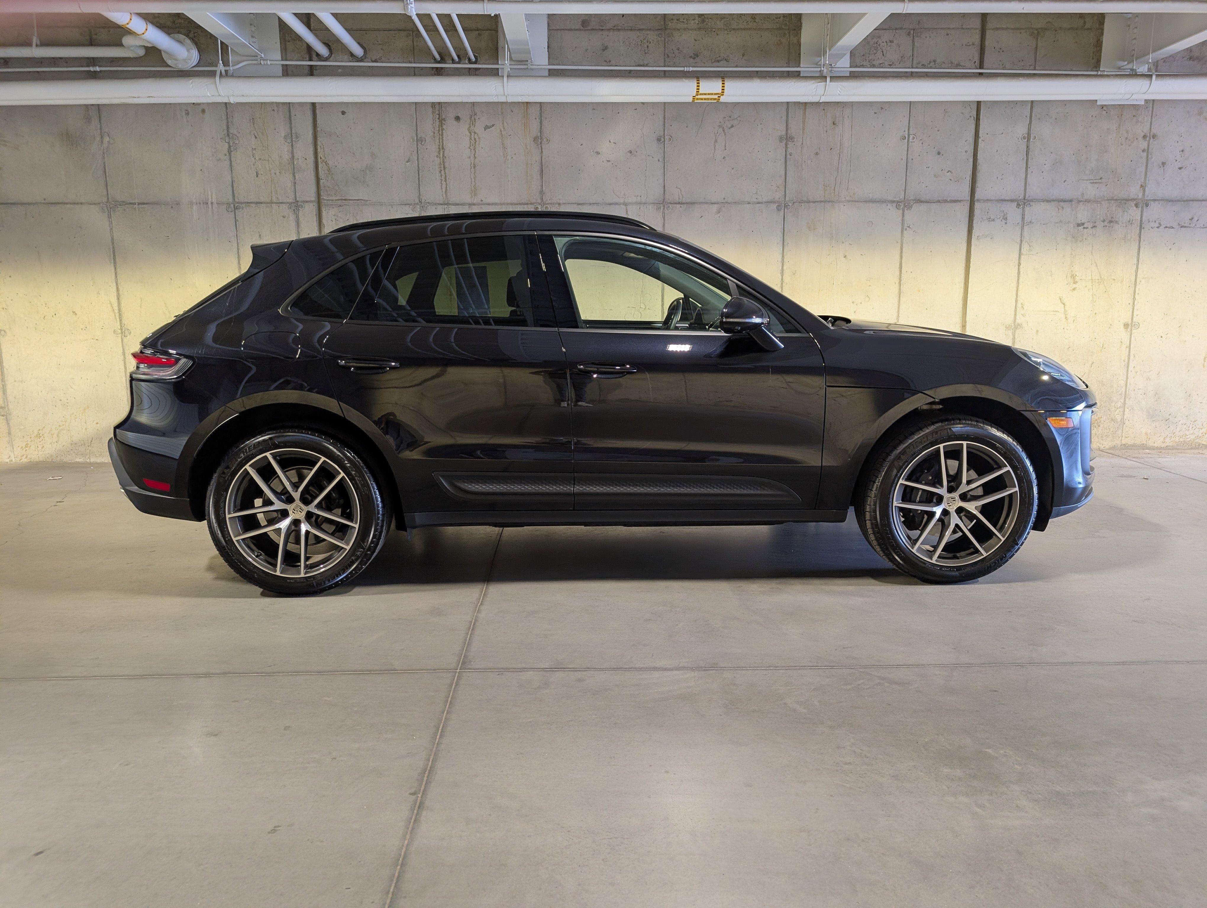 Certified 2025 Porsche Macan image 10