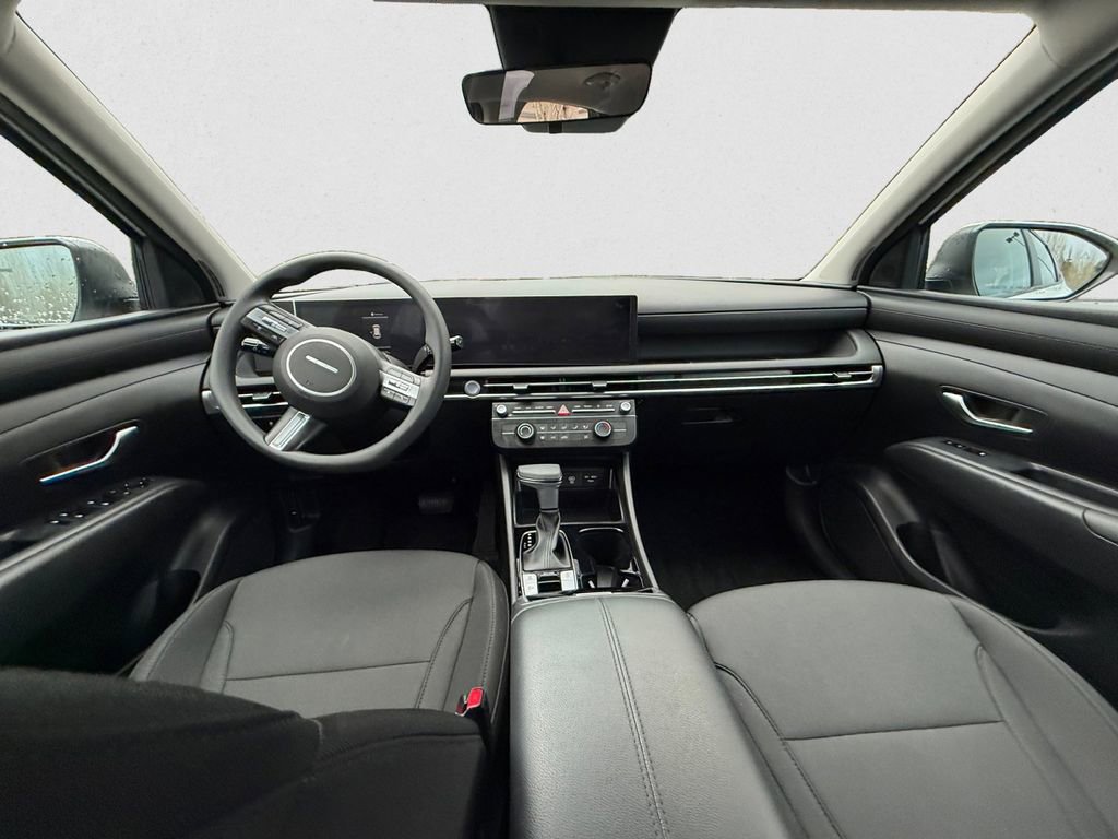 Certified 2025 Hyundai Tucson SE image 7