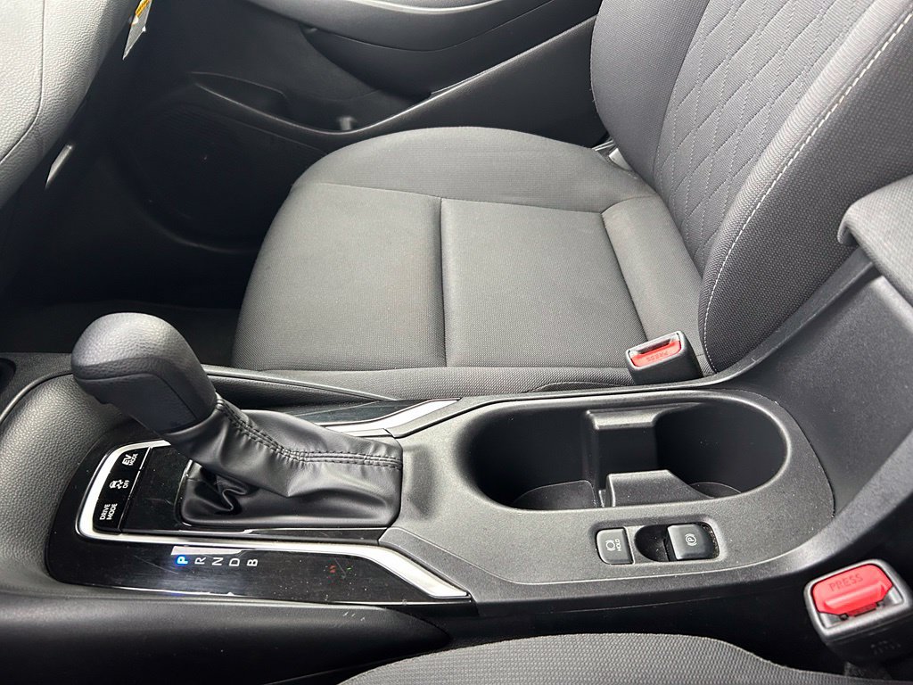 Used 2025 Toyota Corolla LE w/ Carpet Mat Package (TMS) FWD image 18