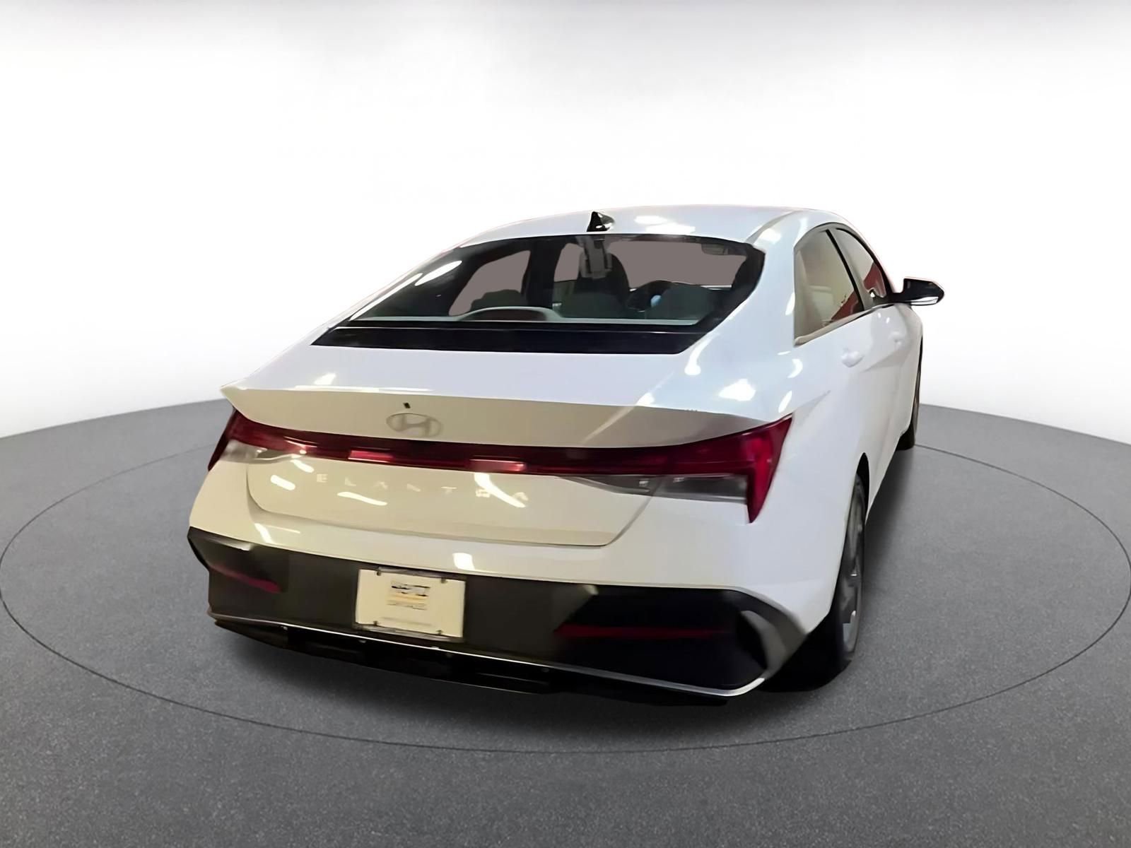 Used 2025 Hyundai Elantra SEL image 14