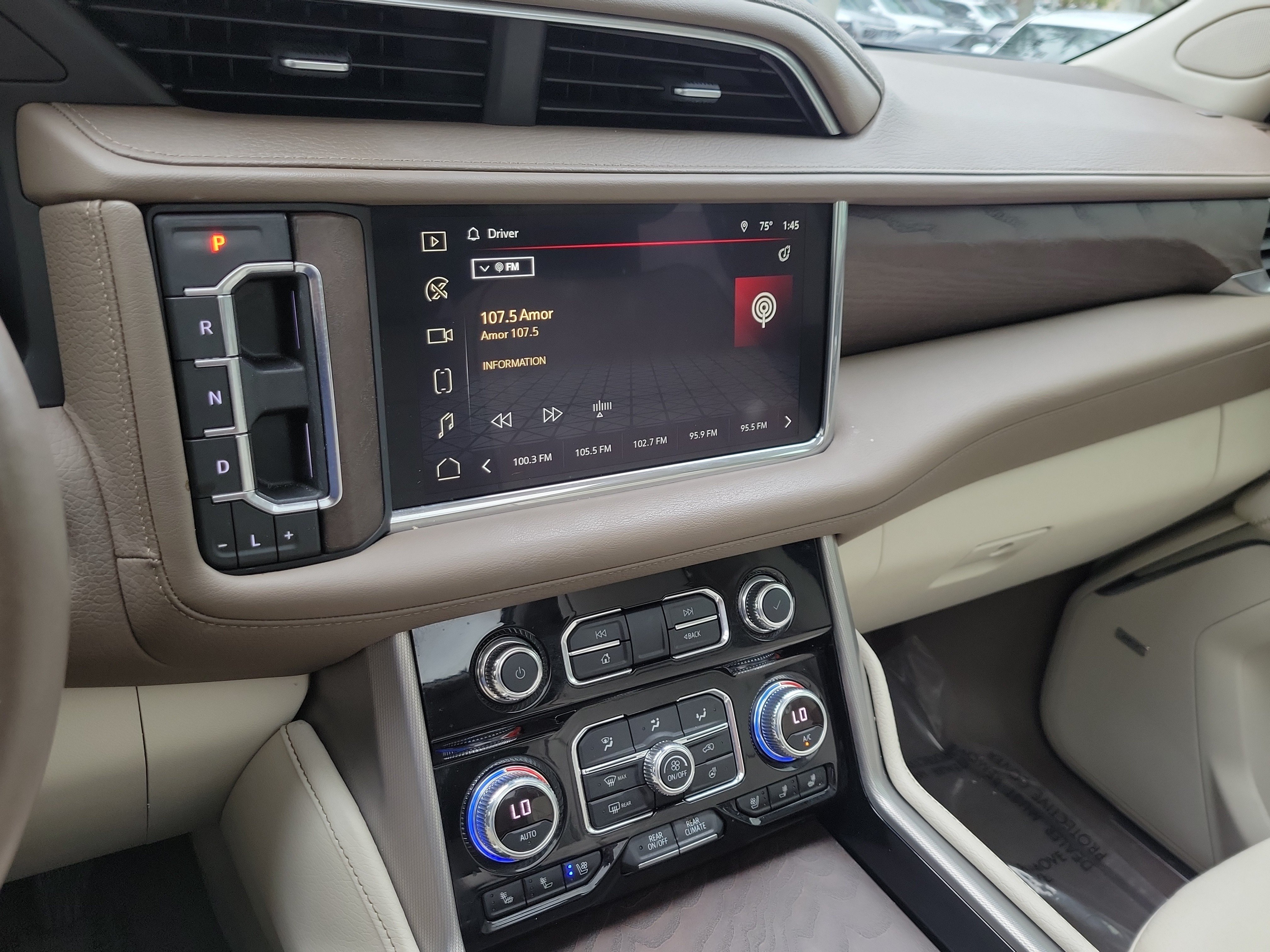 Used 2023 GMC Yukon Denali w/ Denali Reserve Package RWD image 30