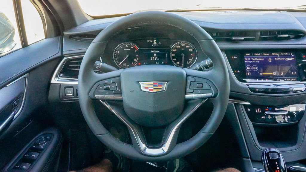 Certified 2025 Cadillac XT6 Luxury FWD image 33