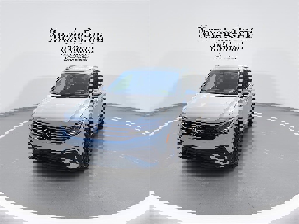 Used 2024 Volkswagen Tiguan SE image 3