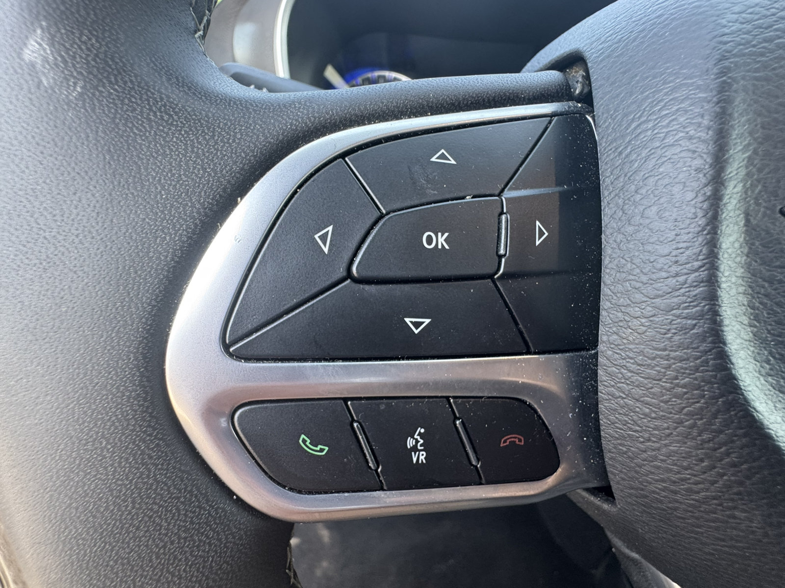 Used 2025 Chrysler Pacifica Select FWD image 31