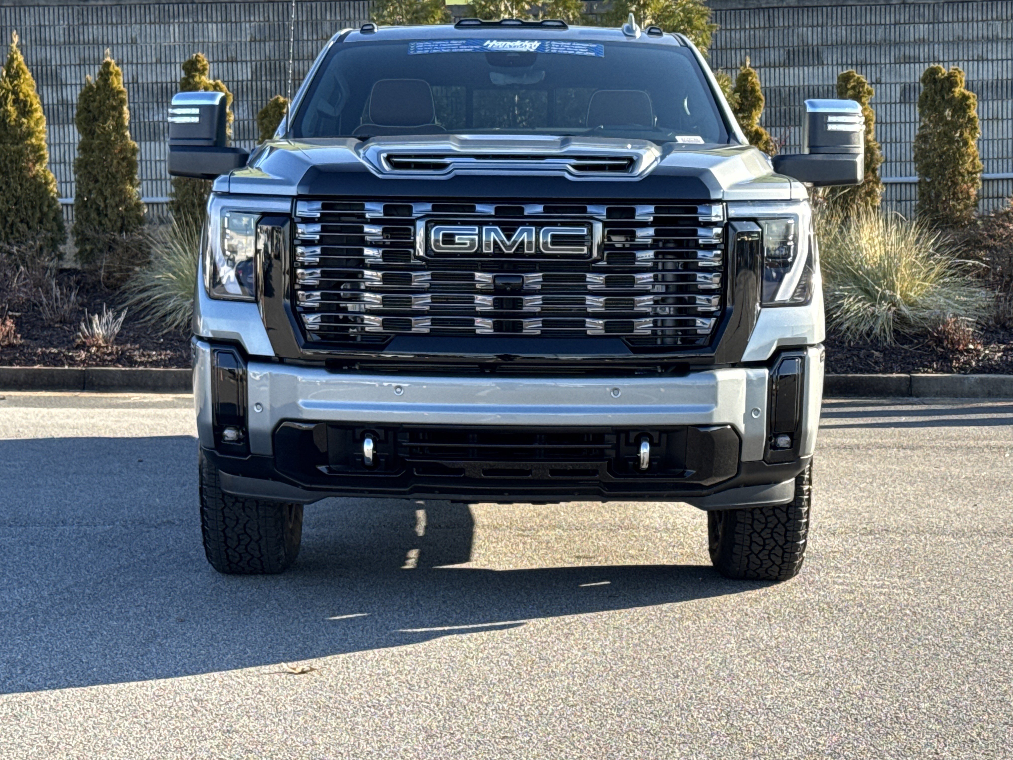 Used 2025 GMC Sierra 2500 Denali Ultimate image 3