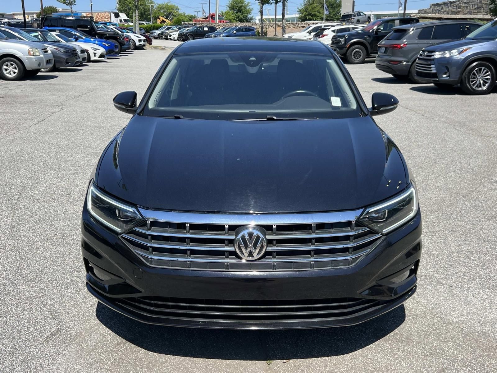 Used 2019 Volkswagen Jetta SEL Premium FWD image 2