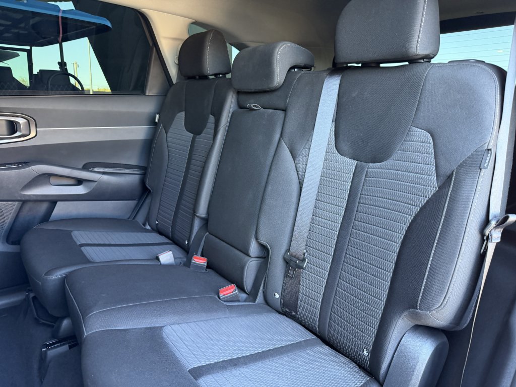 Used 2024 Kia Sorento LX image 33
