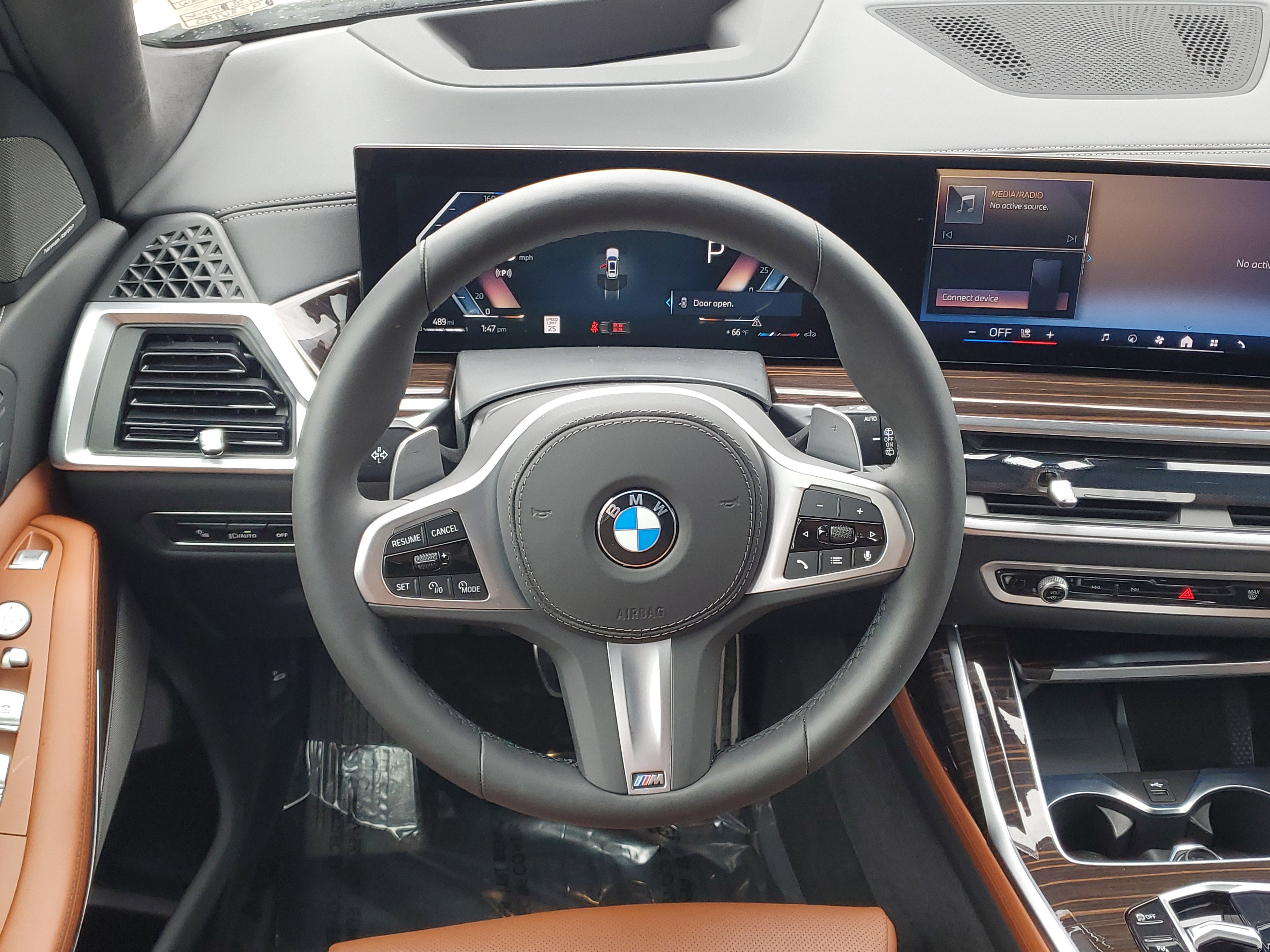 Certified 2025 BMW X7 xDrive40i w/ M Sport Package image 23