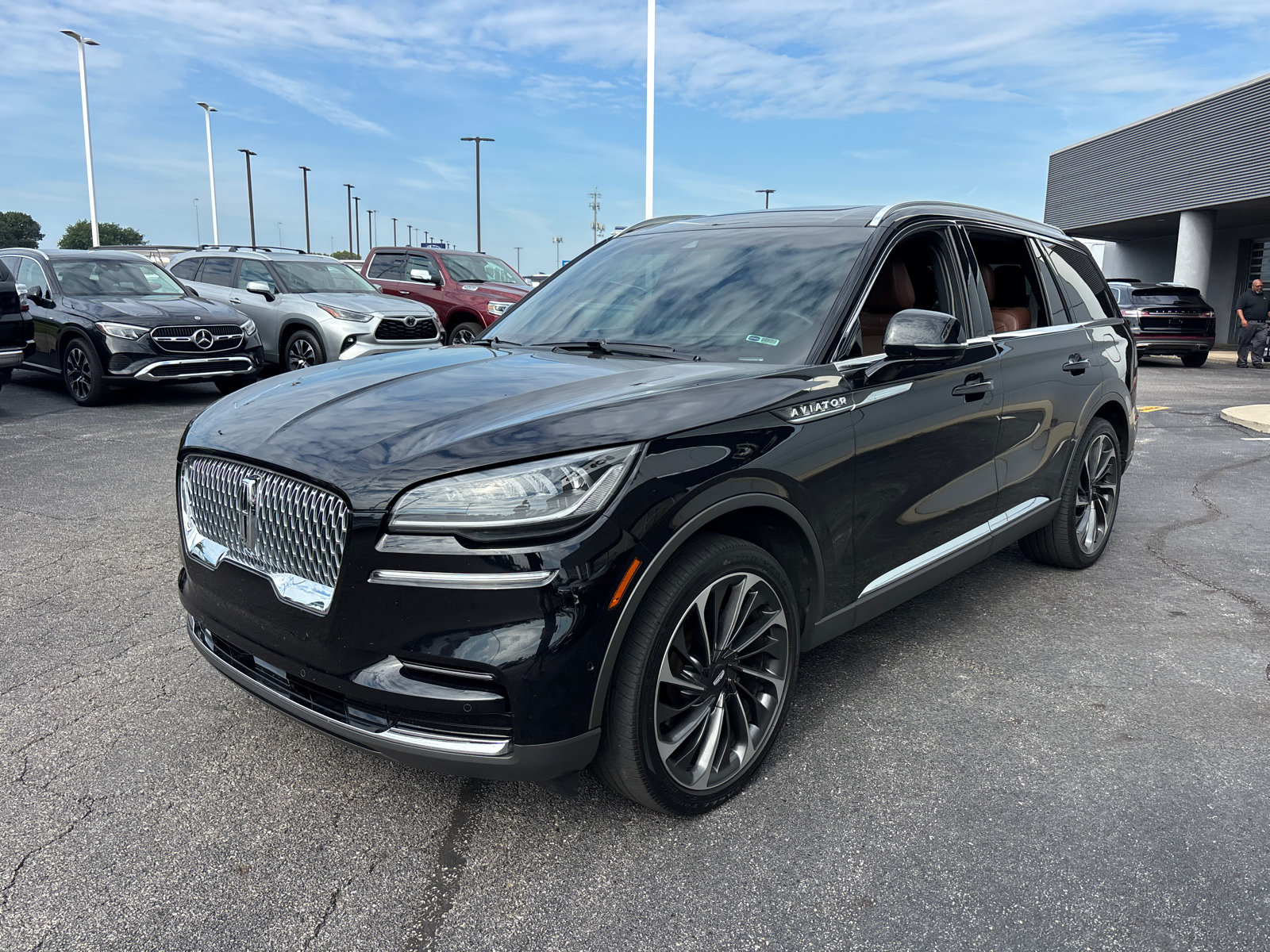 Certified 2023 Lincoln Aviator Reserve w/ Equipment Group 201A AWD/4WD image 3