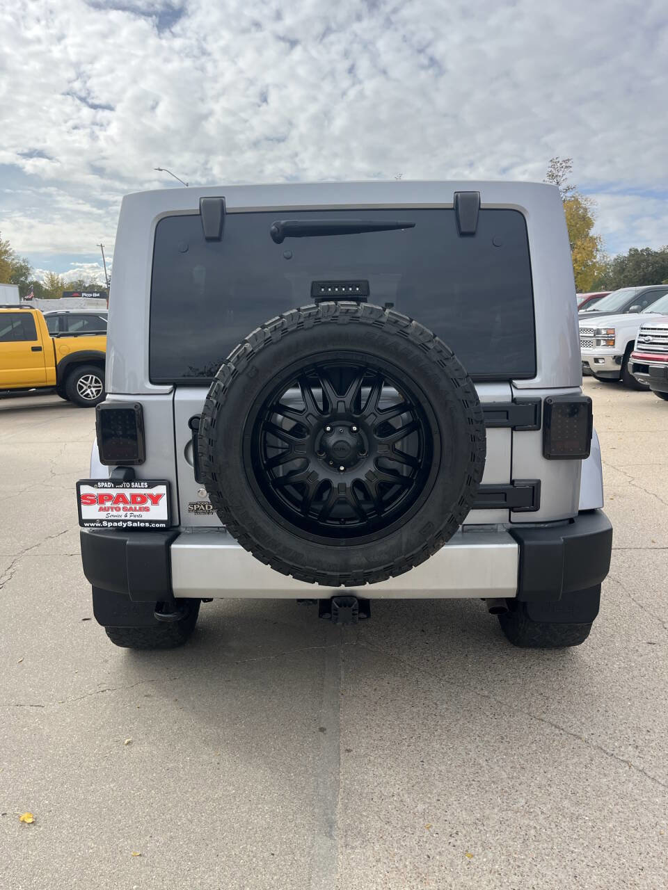 Used 2015 Jeep Wrangler Unlimited Sahara w/ Dual Top Group image 9