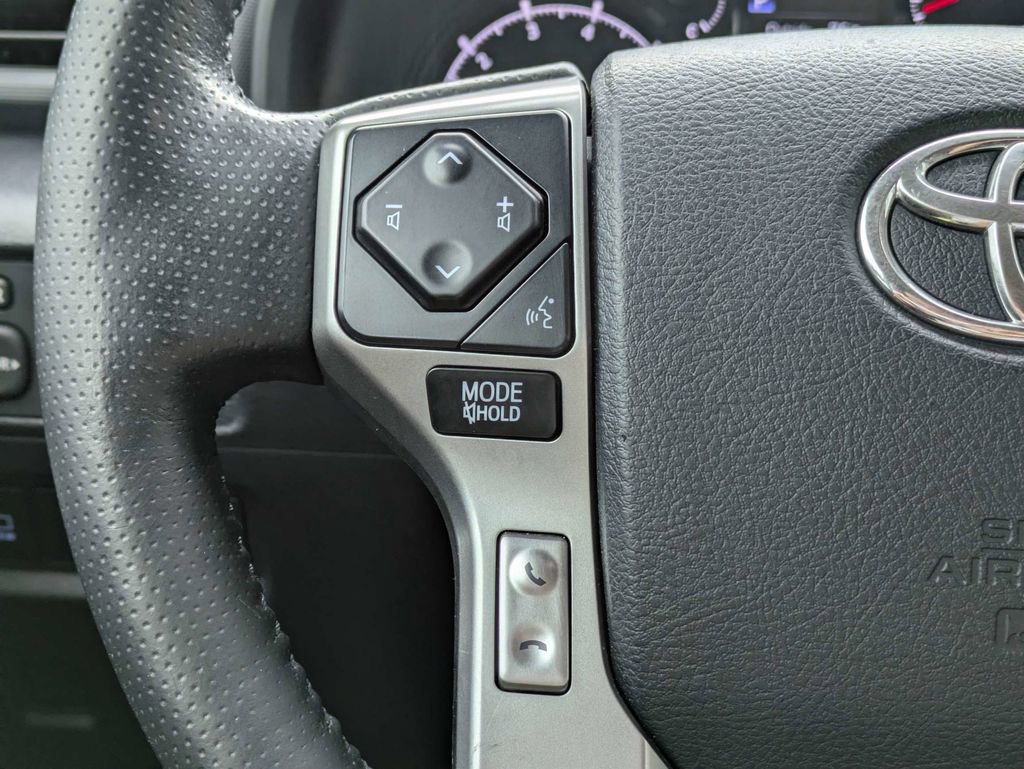 Used 2023 Toyota 4Runner SR5 Premium w/ Moonroof Package RWD image 33