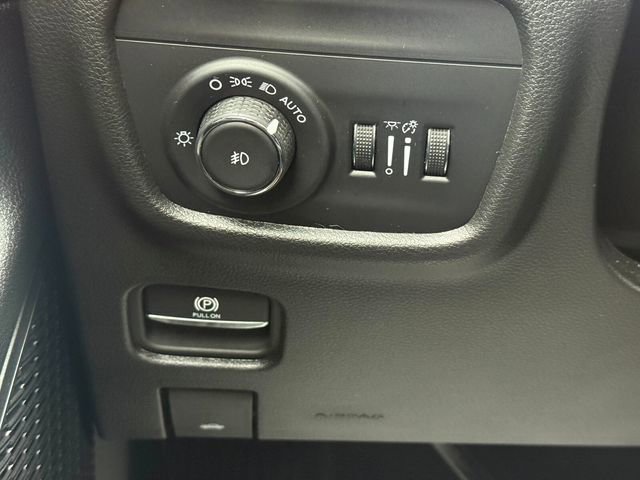 Used 2025 Jeep Grand Cherokee Limited w/ Trailer Tow Package image 19