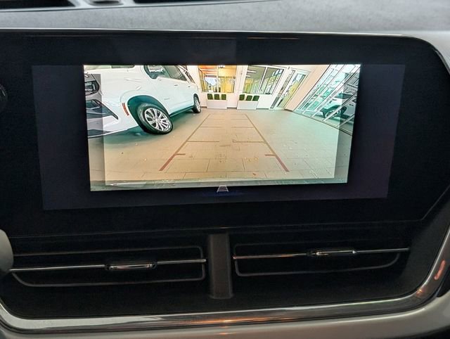 Certified 2025 Chevrolet Trax LT w/ Driver Confidence Package image 19