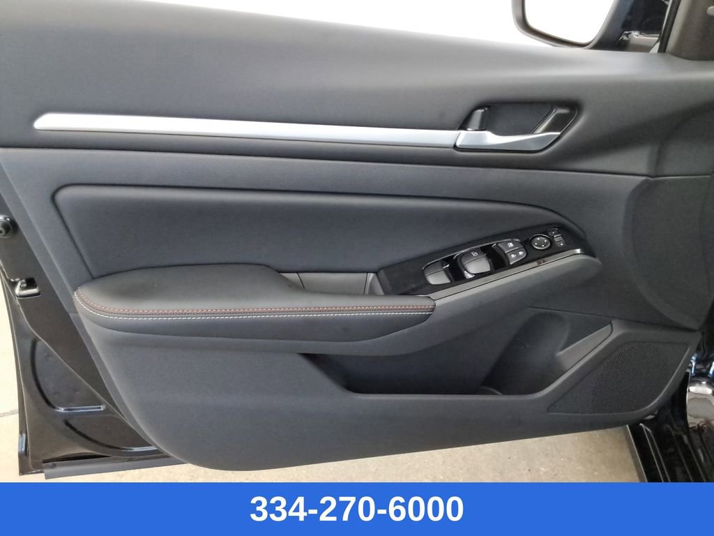 New 2025 Nissan Altima 2.5 SR image 17