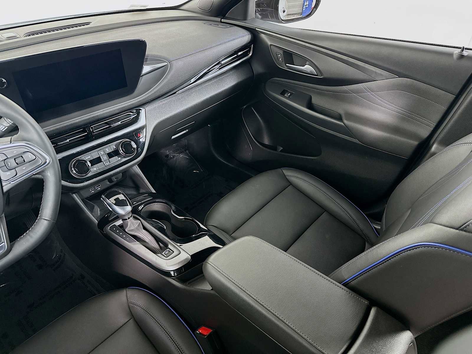 Used 2024 Buick Envista Sport Touring w/ Convenience I Package image 21