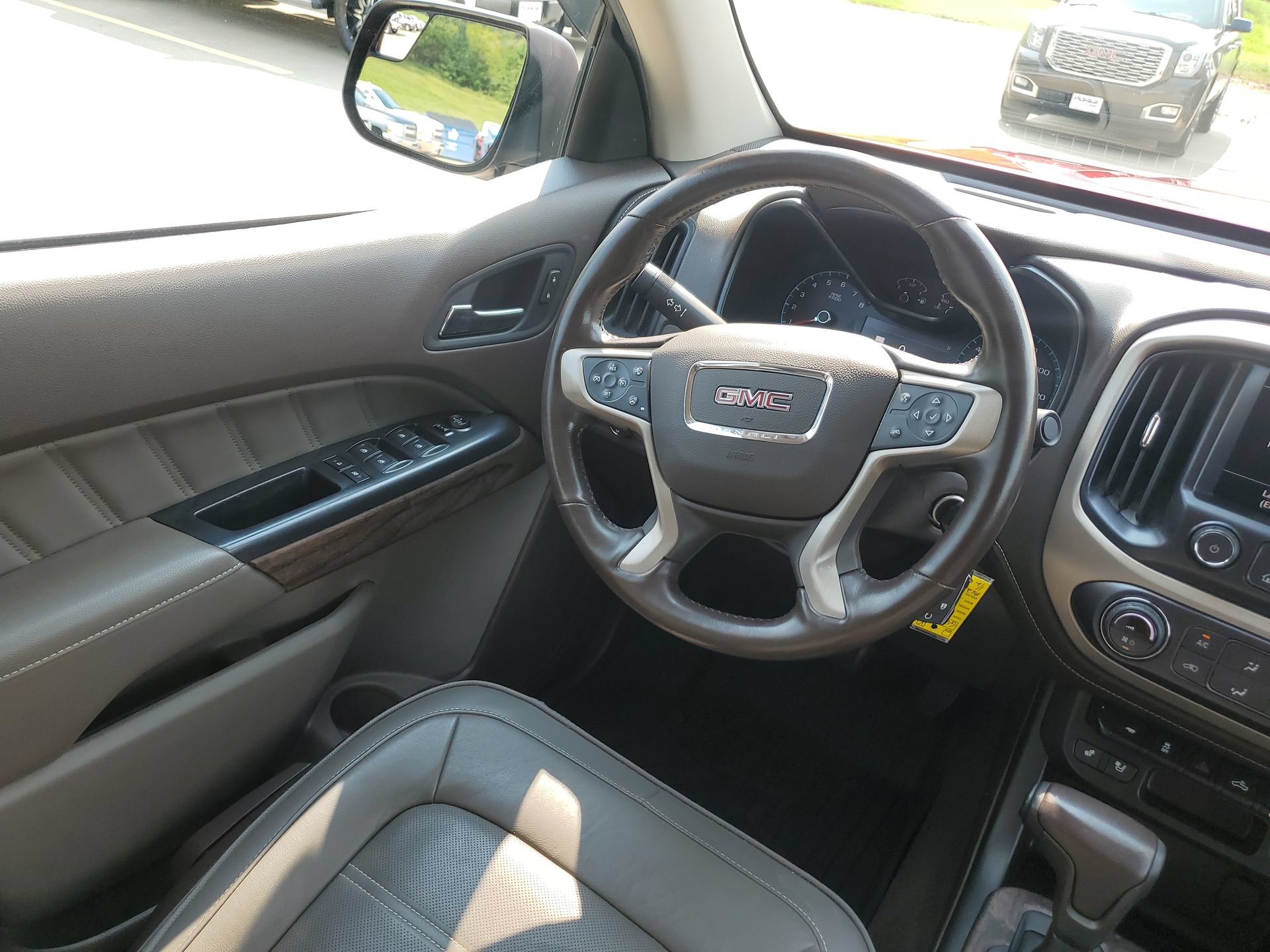 Used 2021 GMC Canyon Denali AWD/4WD image 17