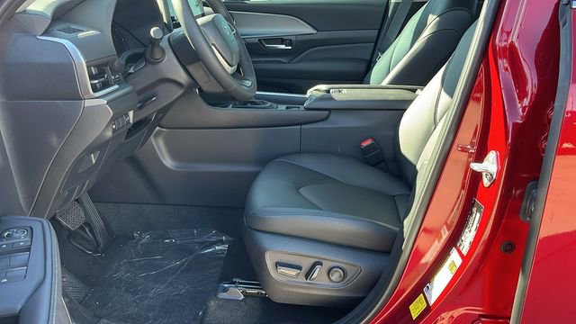 New 2026 Toyota Grand Highlander XLE image 17