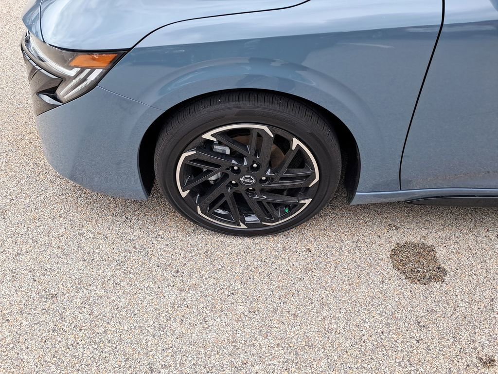 New 2026 Nissan Sentra SR w/ SR Premium Package FWD image 28