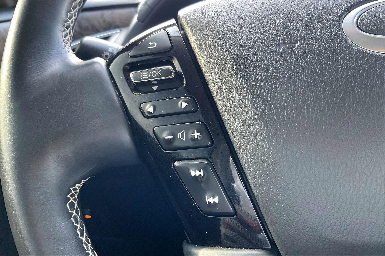 Used 2023 INFINITI QX80 Premium Select w/ Cargo Package image 21