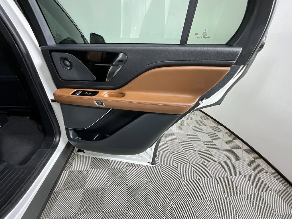 Certified 2020 Lincoln Aviator Reserve image 25
