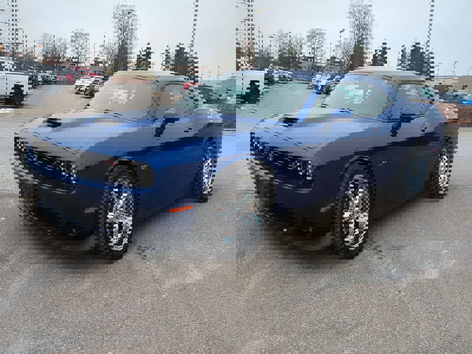 Used 2022 Dodge Challenger R/T w/ Driver Convenience Group image 4