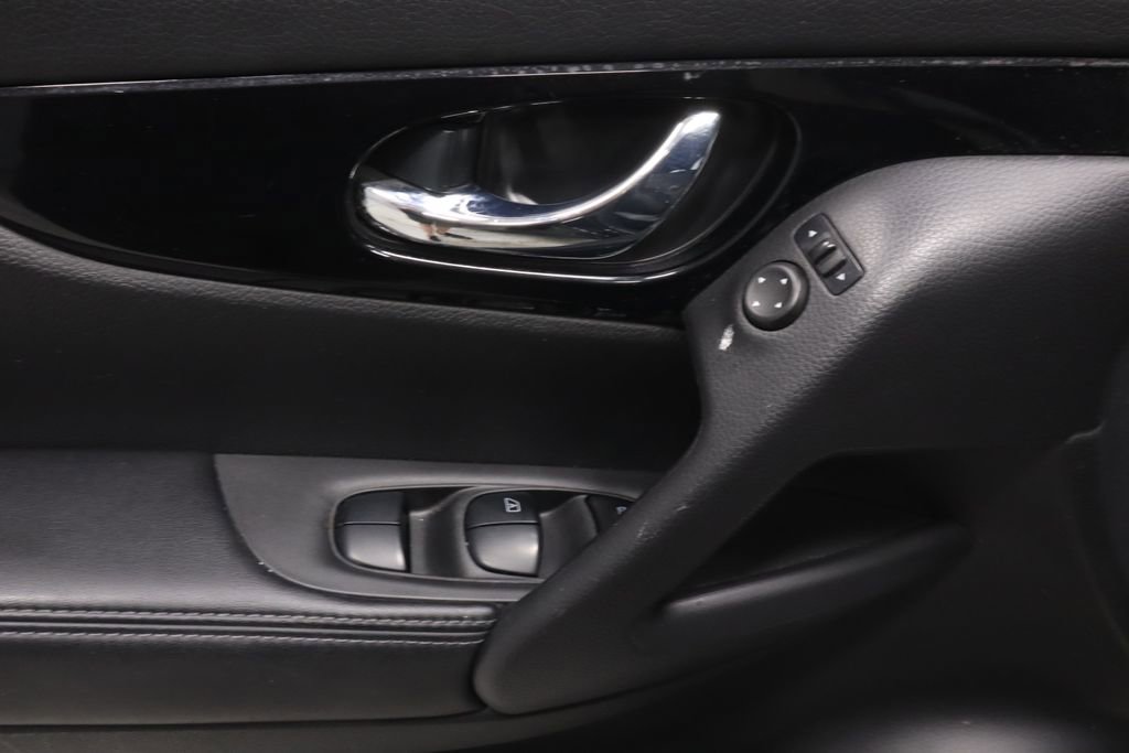 Used 2020 Nissan Rogue Sport SV w/ All-Weather Package image 22