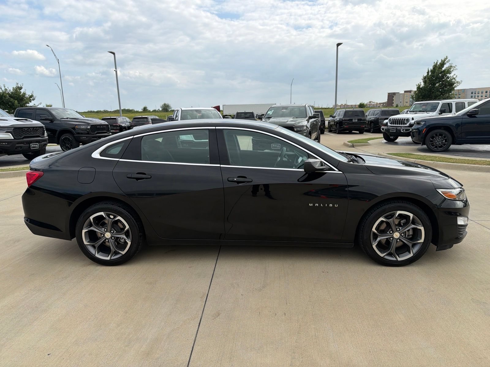 Used 2023 Chevrolet Malibu LT FWD image 6