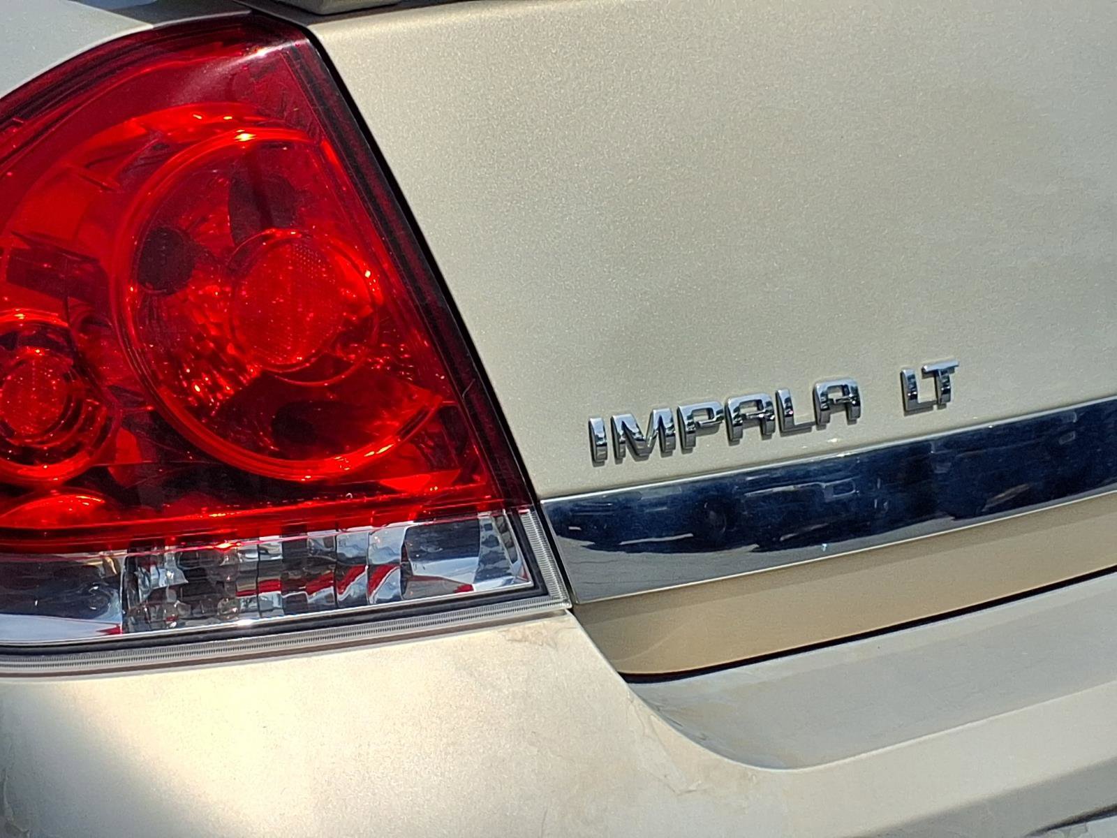Used 2009 Chevrolet Impala LT w/ Luxury Edition Package FWD image 22
