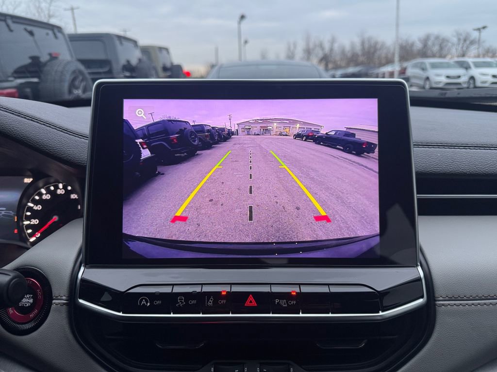 Used 2024 Jeep Compass Limited image 18