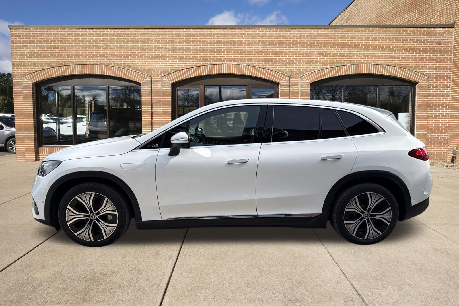 Used 2023 Mercedes-Benz EQE 350+ 4MATIC SUV image 7