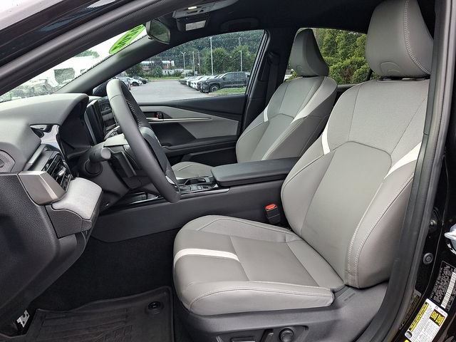 Used 2026 Toyota Camry SE FWD image 13