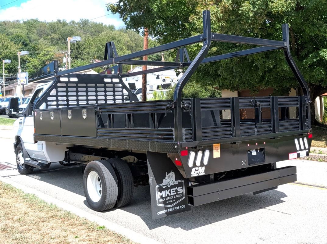 Used 2019 Ford E-450 and Econoline 450 Super Duty w/ Power Windows & Locks Group image 4