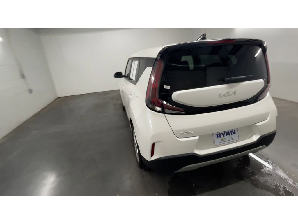 Used 2023 Kia Soul LX w/ LX Technology Package image 7
