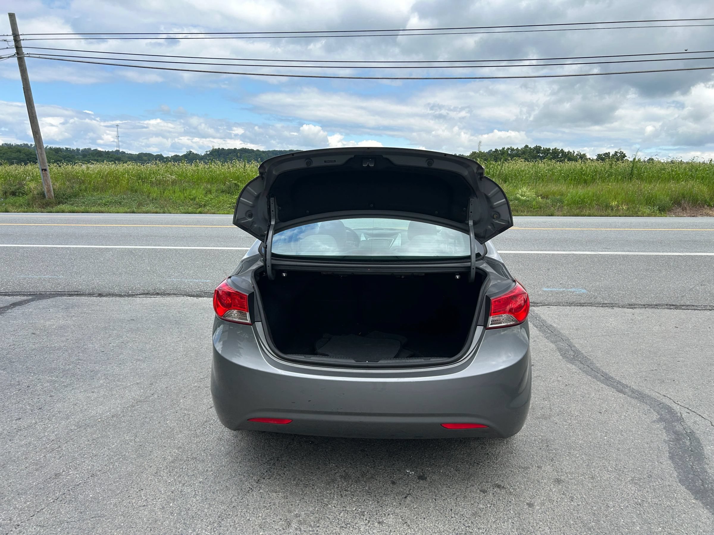 Used 2013 Hyundai Elantra Limited FWD image 11
