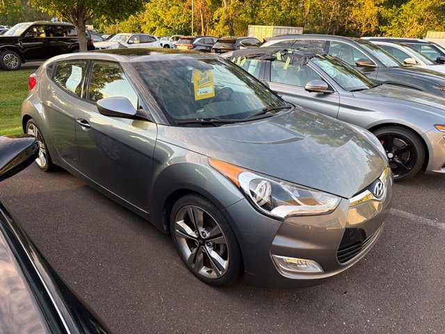 Used 2016 Hyundai Veloster w/ Option Group 03 FWD image 14