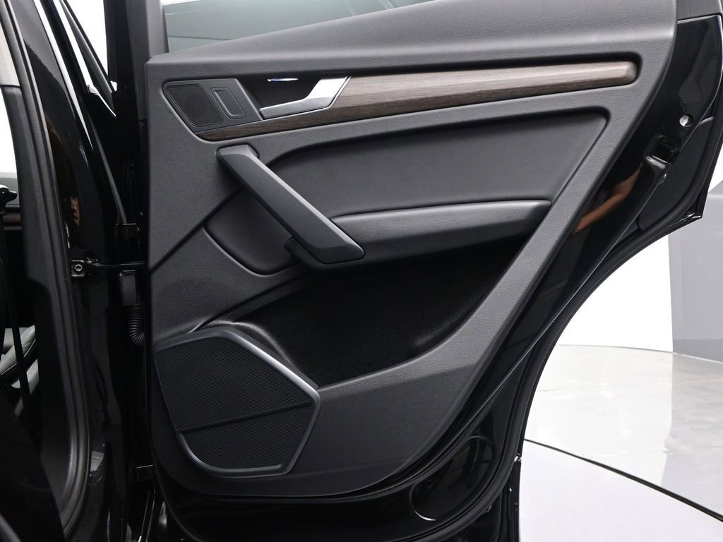 Used 2024 Audi Q5 2.0T Premium w/ Convenience Package image 40