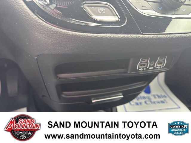 Used 2025 Chrysler Pacifica Select FWD image 19