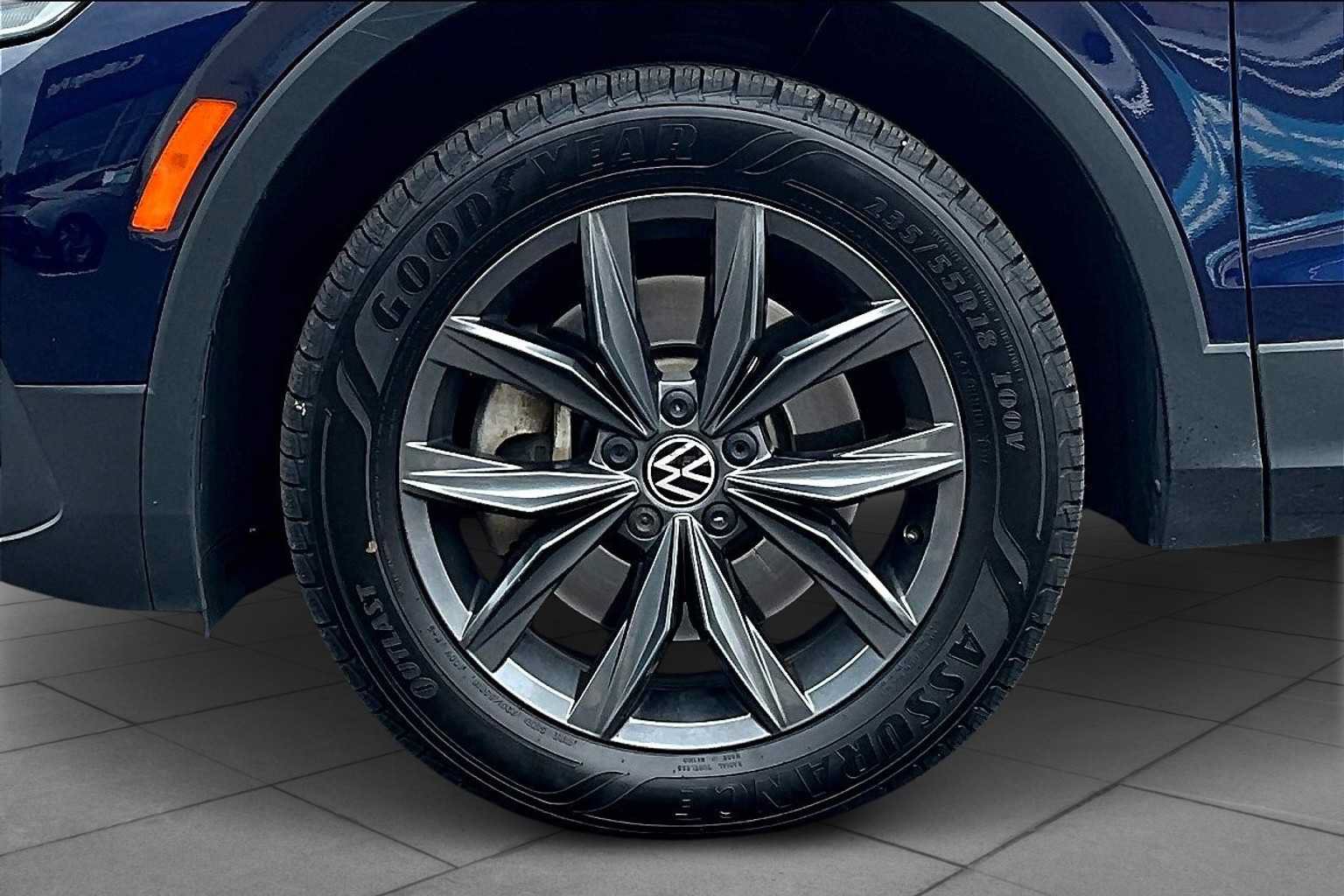 Used 2022 Volkswagen Tiguan SE AWD/4WD image 11