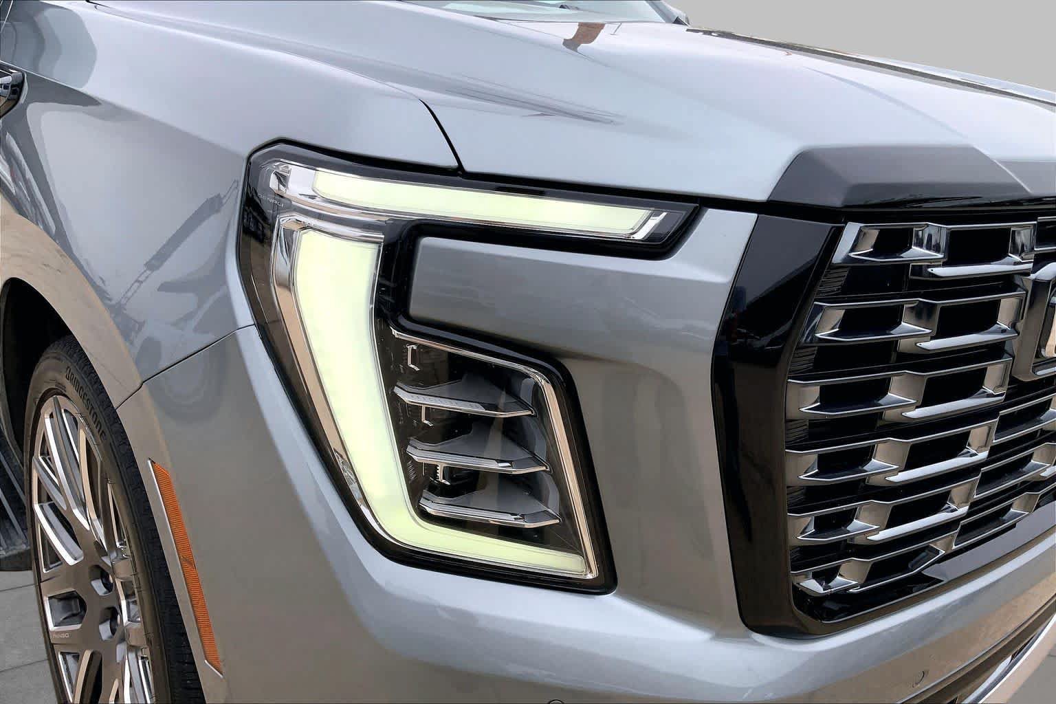 Certified 2025 GMC Yukon Denali Ultimate AWD/4WD image 27